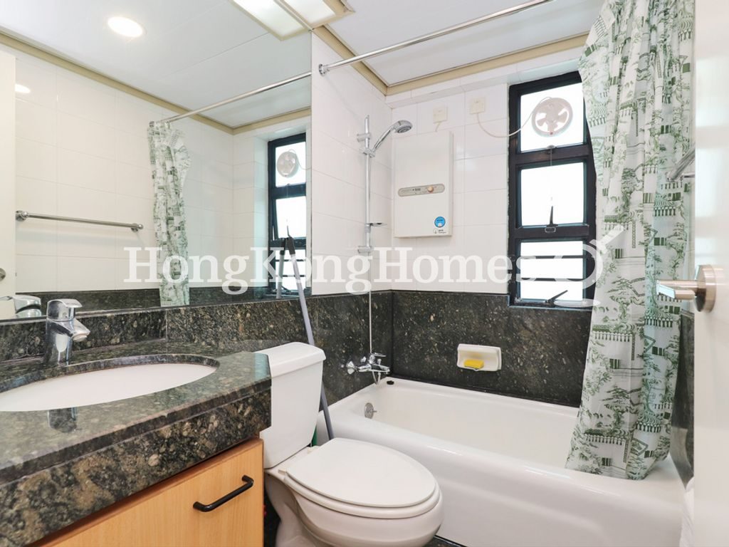 Guest Bathroom — Fairview Height, Mid-levels West