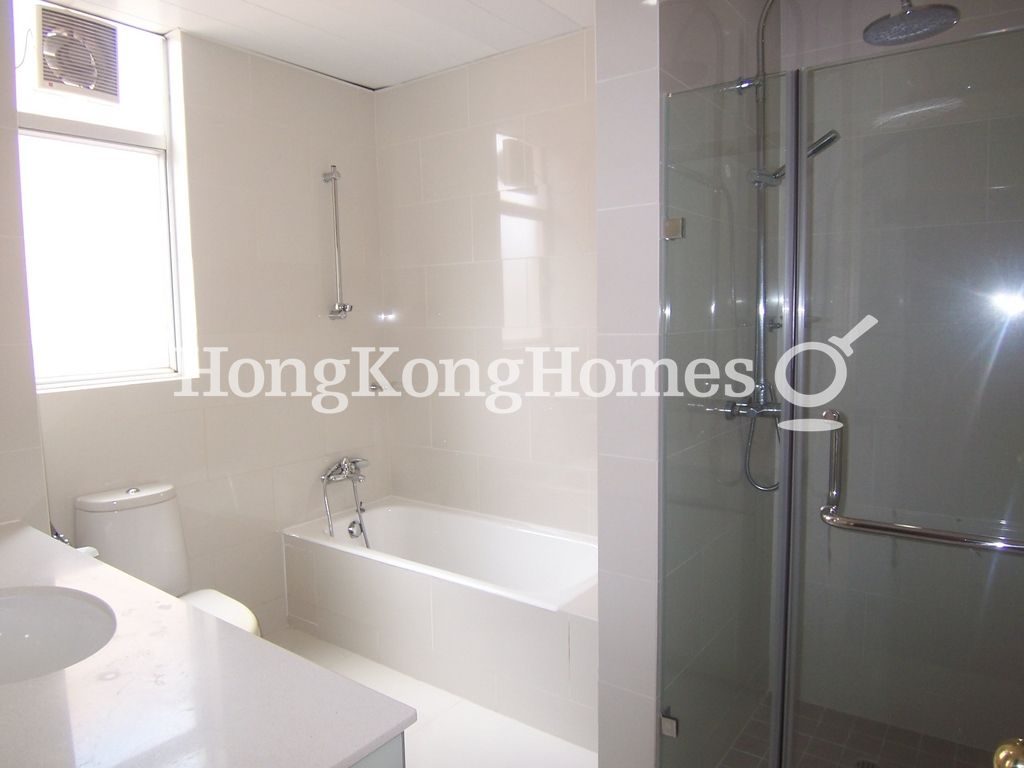 Master Bathroom — The Redhill Peninsula - Cedar Drive, Tai Tam