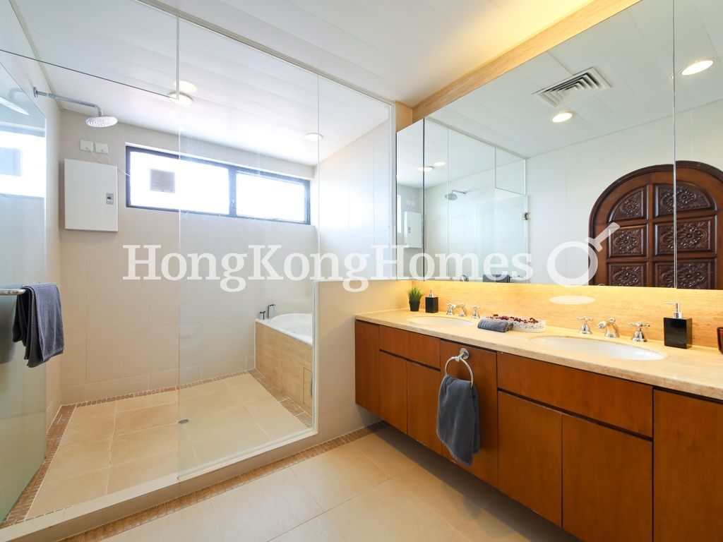 Master Bathroom — Casa Del Sol, Chung Hom Kok