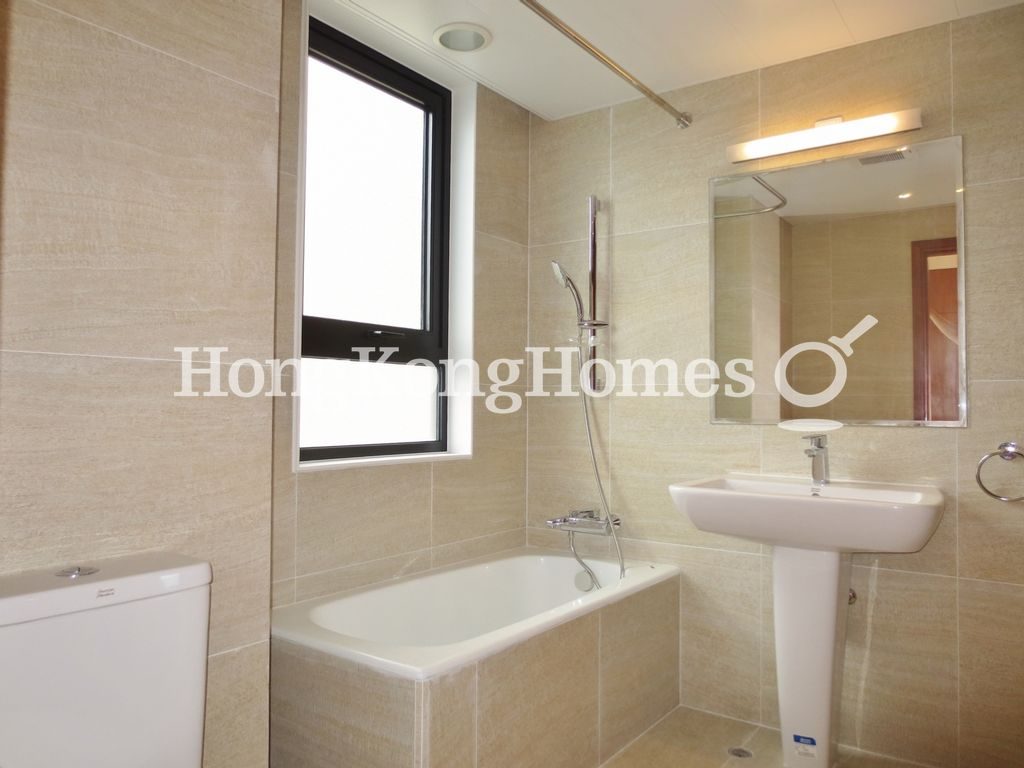 Third Ensuite Bathroom — Broadwood Park, Happy Valley