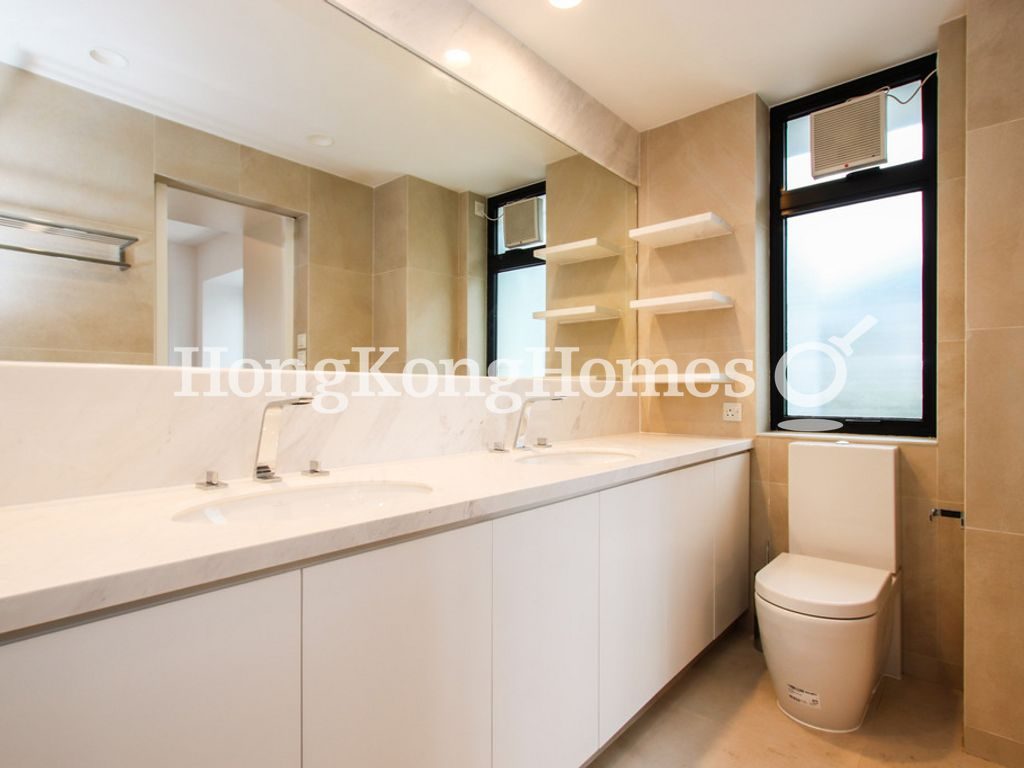Master Bathroom — Repulse Bay Mansions - Block C, Repulse Bay