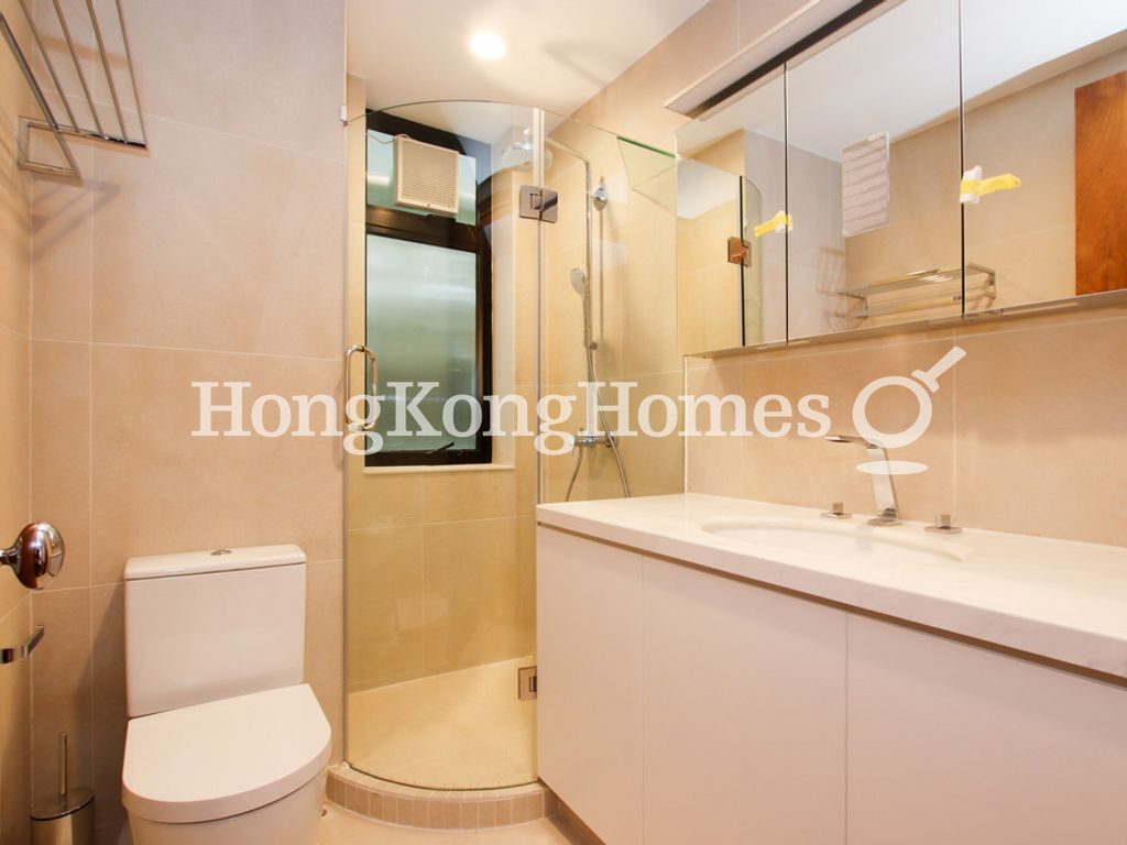 Guest Bathroom — Repulse Bay Mansions - Block C, Repulse Bay