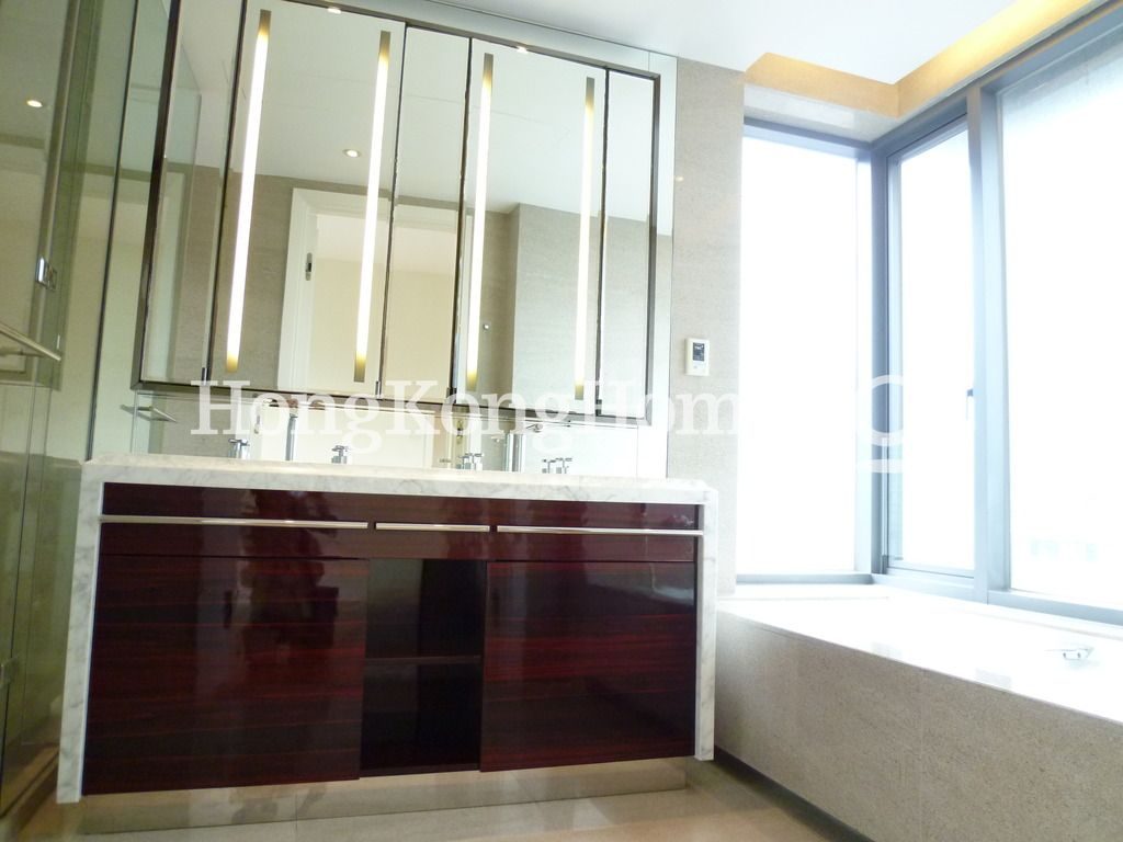 Master Bathroom — Seymour, Mid-levels West