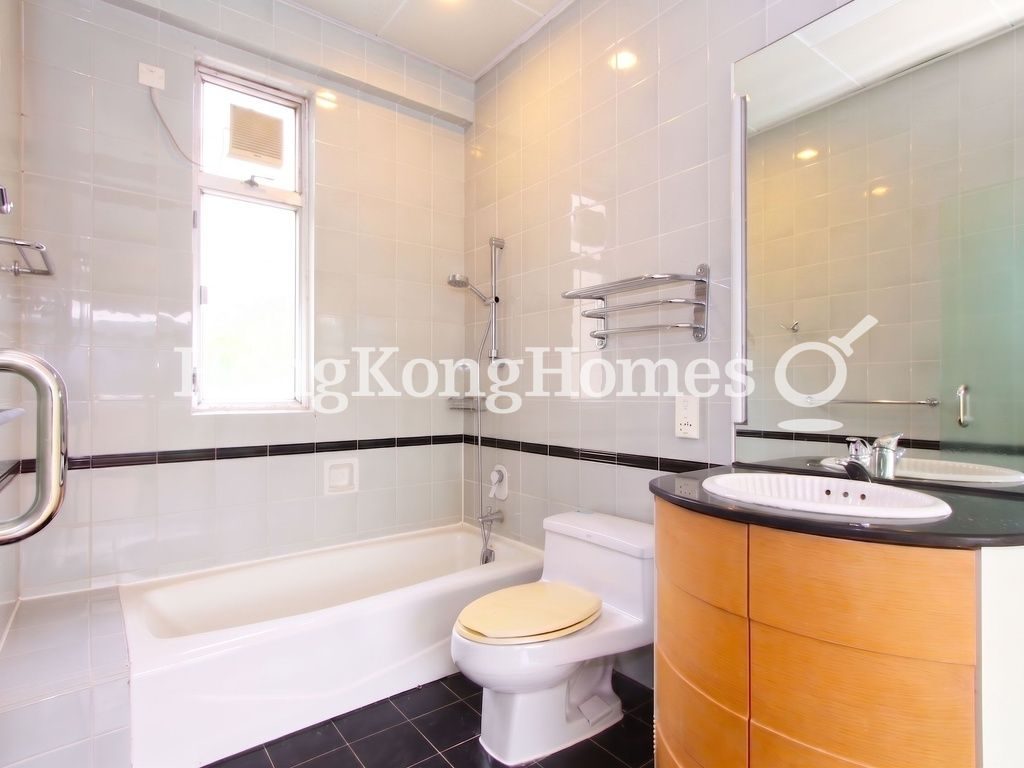 Second Ensuite Bathroom — The Redhill Peninsula - Palm Drive, Tai Tam
