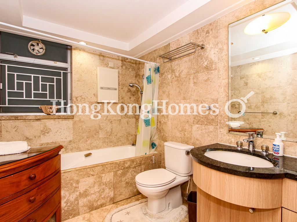 Guest Bathroom — The Waterfront - Block 05, Tsim Sha Tsui