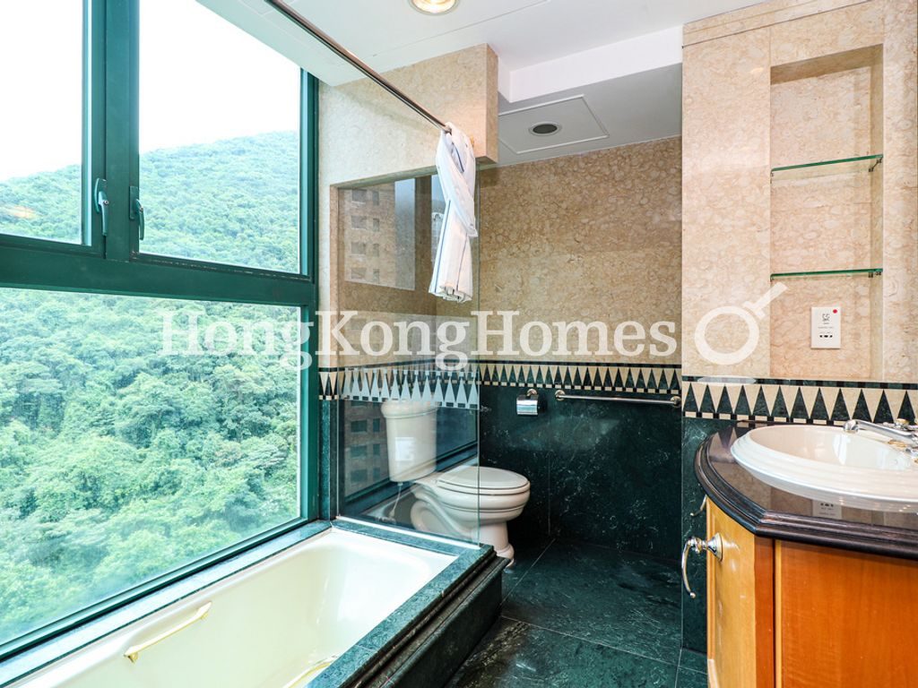 Second Ensuite Bathroom — Repulse Bay Road, 127, Repulse Bay