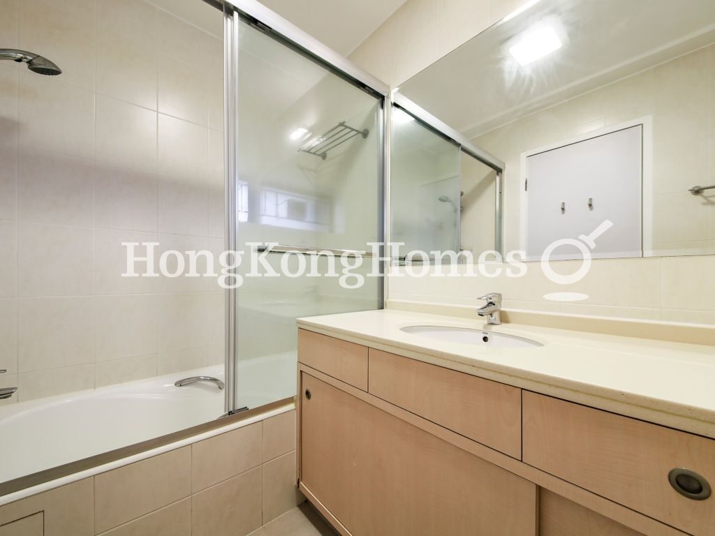 Second Ensuite Bathroom — Kennedy Heights, Mid-levels Central