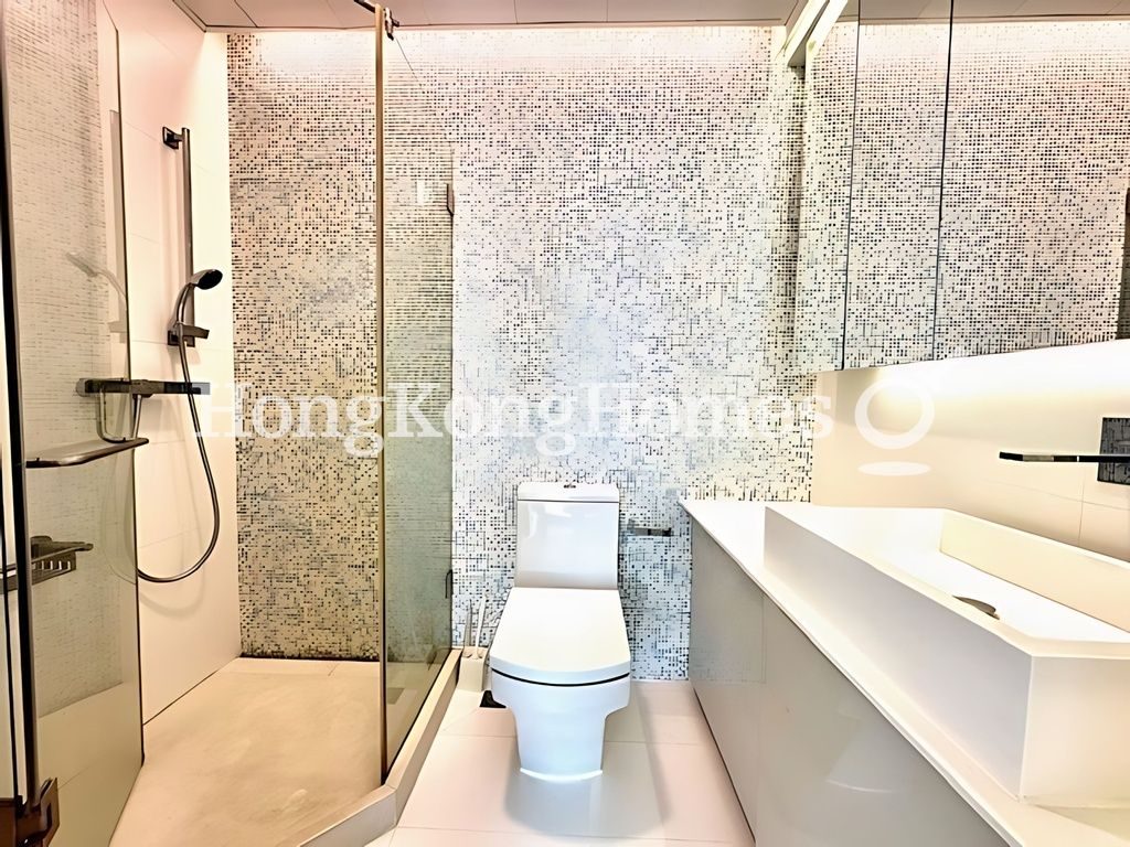 Guest Bathroom — The Arch - Block 1 (Sky Tower), Tsim Sha Tsui