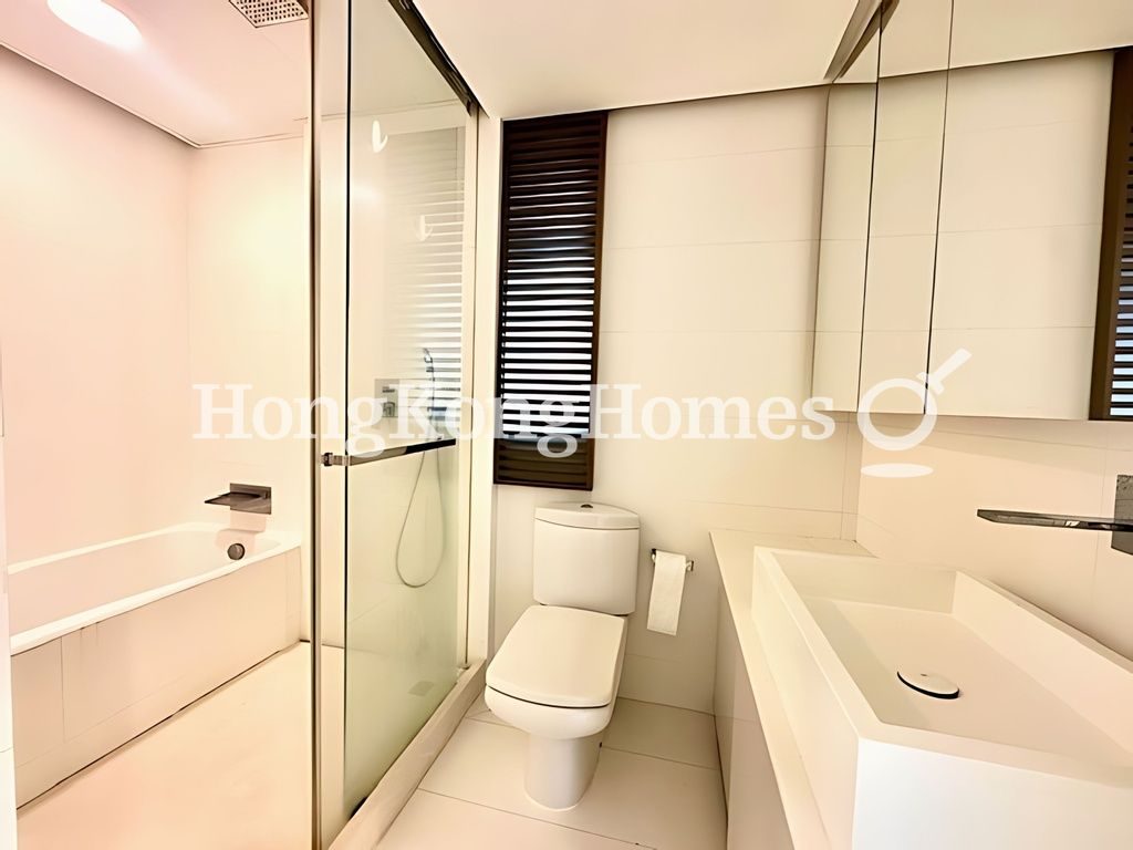 Master Bathroom — The Arch - Block 1 (Sky Tower), Tsim Sha Tsui