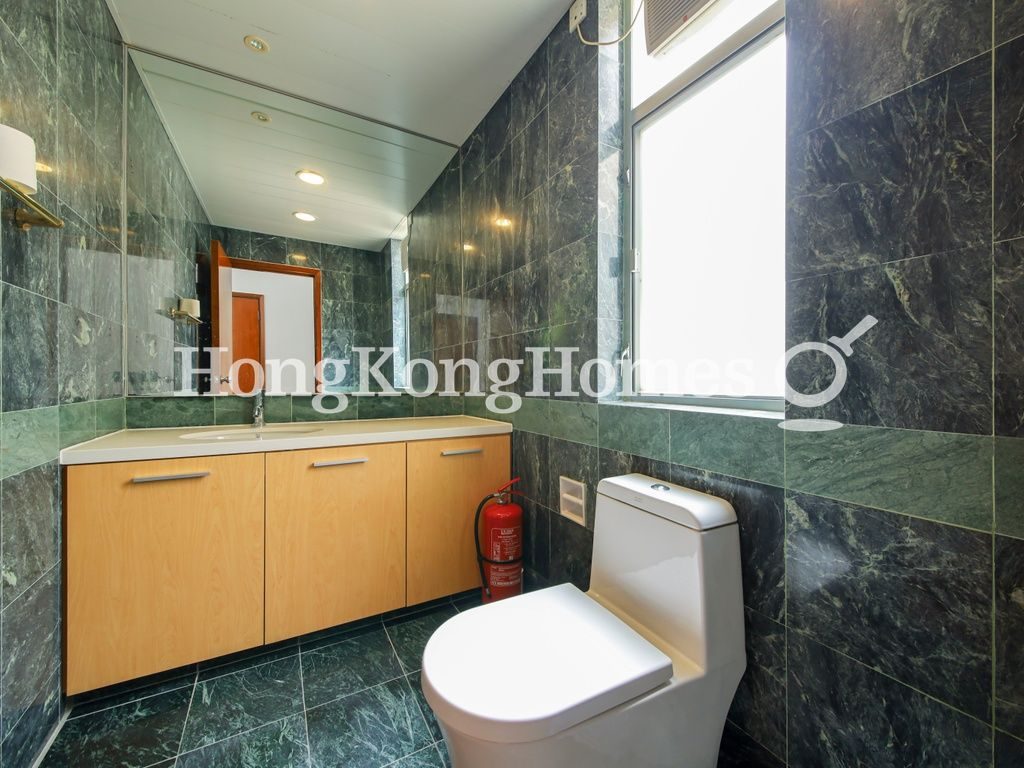 Guest Washroom — The Redhill Peninsula - Cedar Drive, Tai Tam