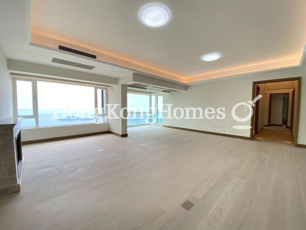Living and Dining Room — Eredine, The Peak