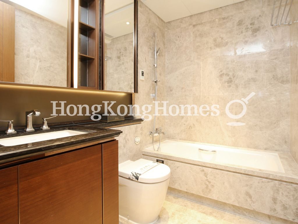 Guest Bathroom — Parc Inverness - Tower 1, Kowloon Tong