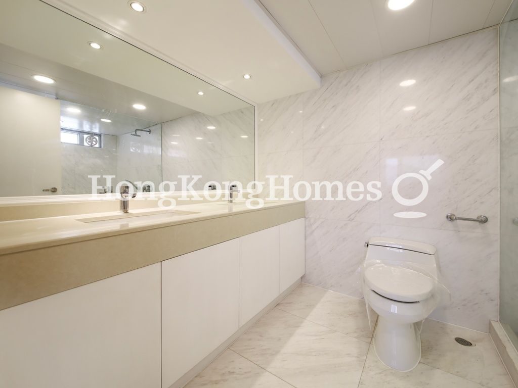Master Bathroom — Helene Garden - Block B, Stanley