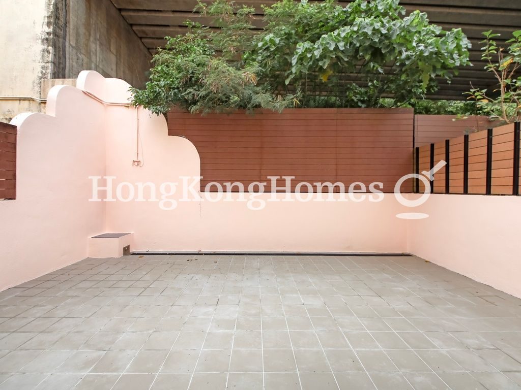 Private Terrace off Kitchen — The Redhill Peninsula - Palm Drive, Tai Tam