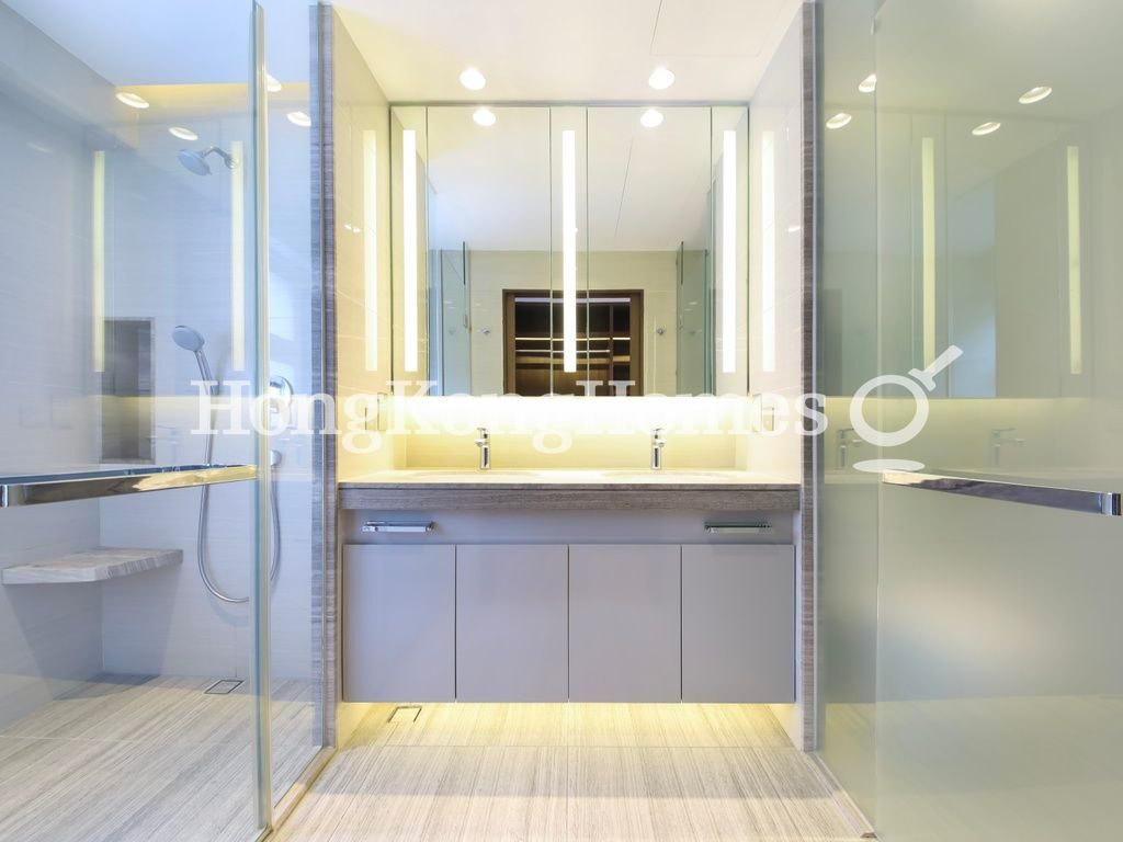 Master Bathroom — The Repulse Bay - Harston, Repulse Bay