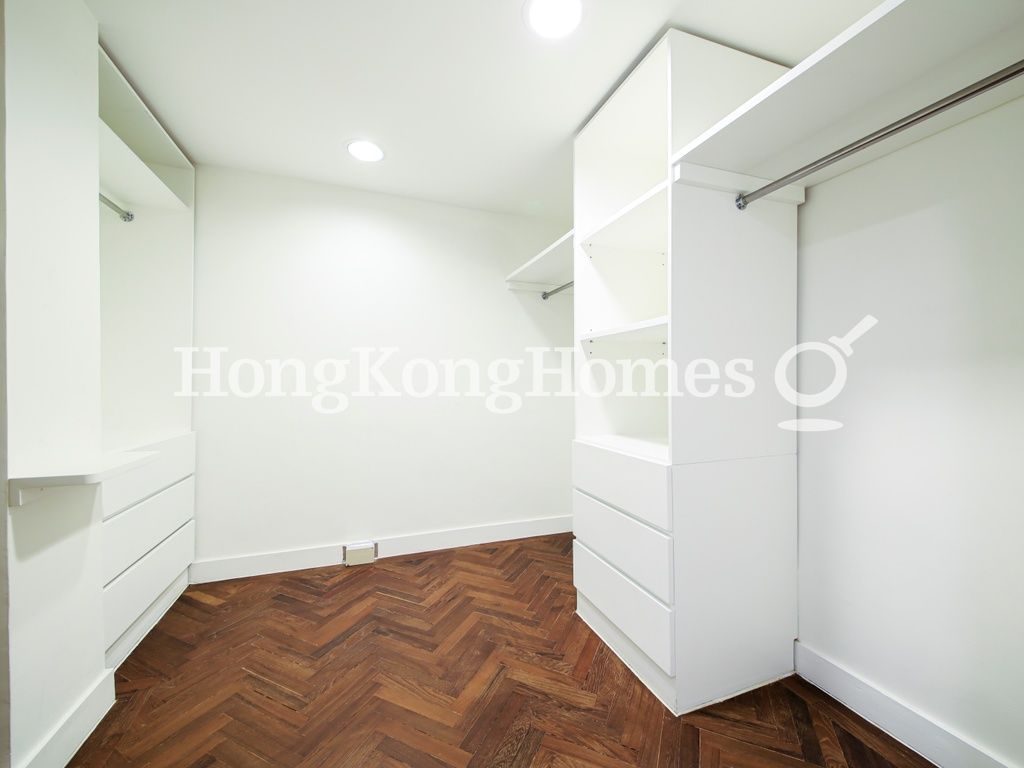 Walk-in Closet in Master Bedroom — Henredon Court, Shouson Hill