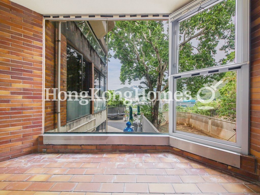 Enclosed Balcony off 2nd and 3rd Bedroom — Henredon Court, Shouson Hill