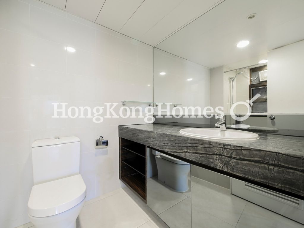 Second Ensuite Bathroom — Henredon Court, Shouson Hill