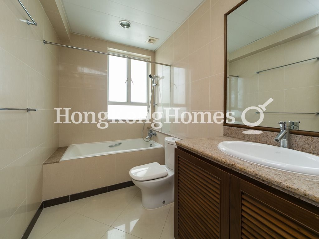 Second Ensuite Bathroom — Repulse Bay Mansions - Block A, Repulse Bay