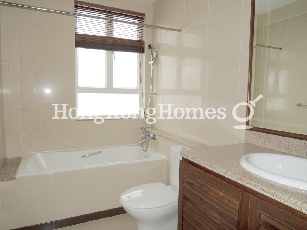 Guest Bathroom — Repulse Bay Mansions - Block A, Repulse Bay
