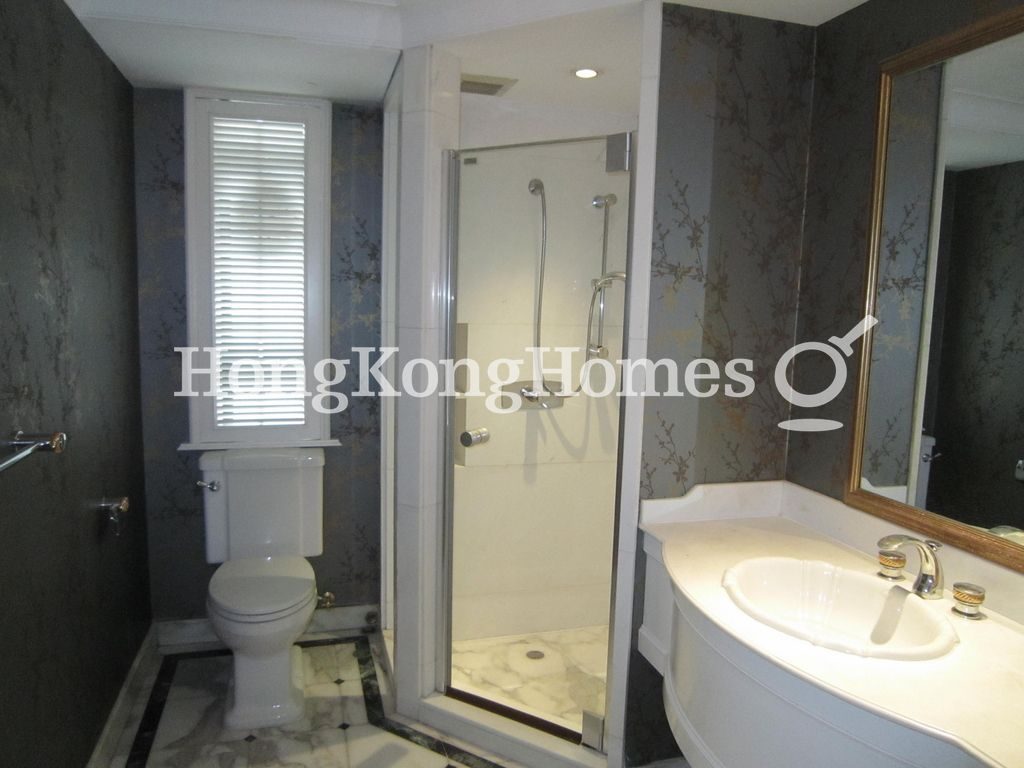 Master Bathroom — Stubbs Road, Mid-levels East