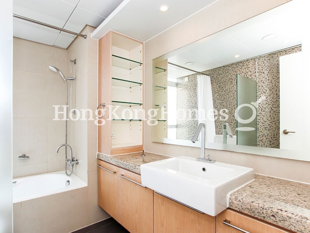 Guest Bathroom — The Redhill Peninsula - Block 04, Tai Tam