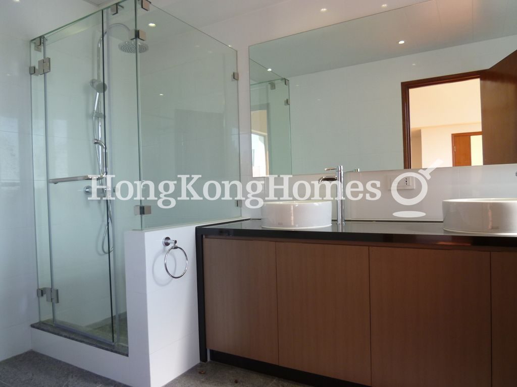 Master Bathroom — The Redhill Peninsula - Cedar Drive, Tai Tam