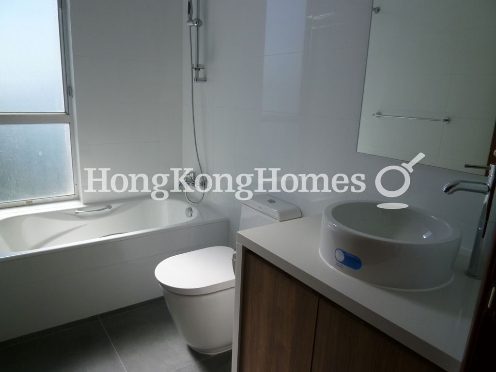 Second Ensuite Bathroom — The Redhill Peninsula - Cedar Drive, Tai Tam