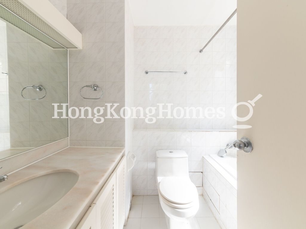 Second Ensuite Bathroom — Headland Road, 6, Chung Hom Kok