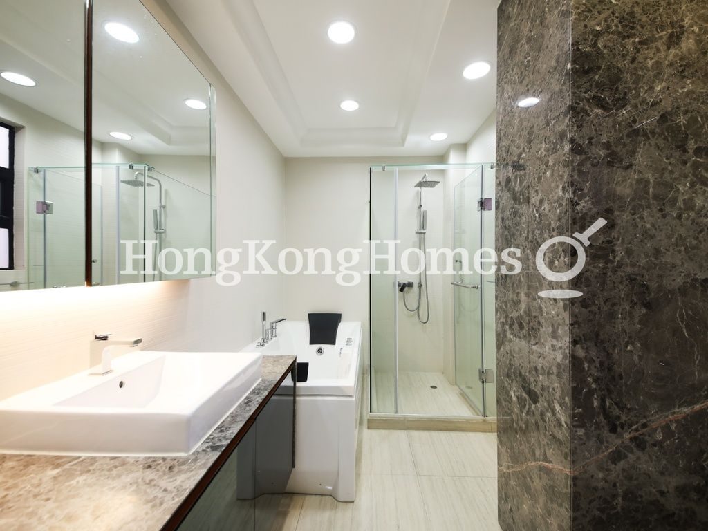 Master Bathroom — The Somerset, Repulse Bay