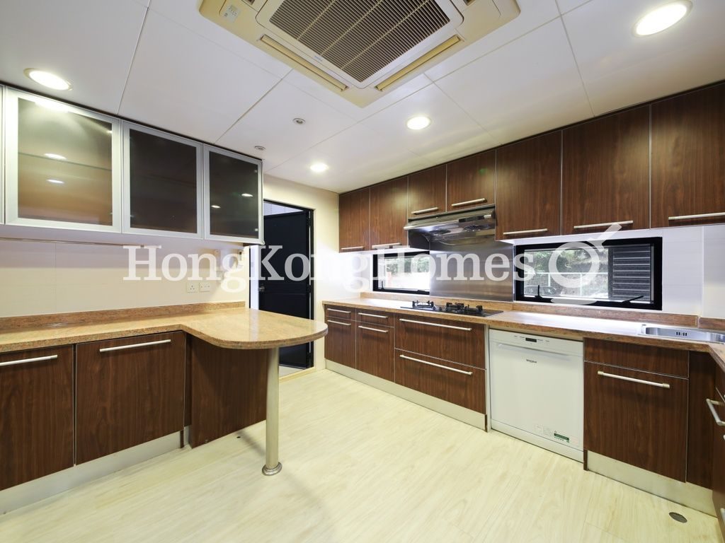 Kitchen — The Somerset, Repulse Bay
