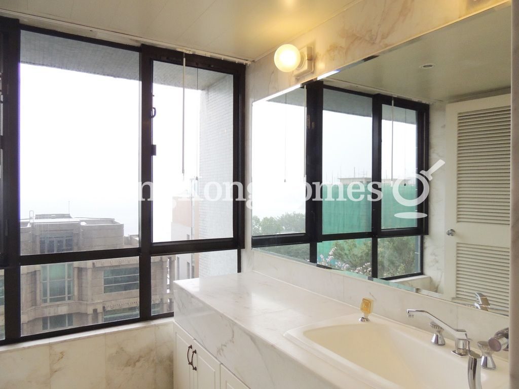 Master Bathroom — Burnside Villa, Repulse Bay