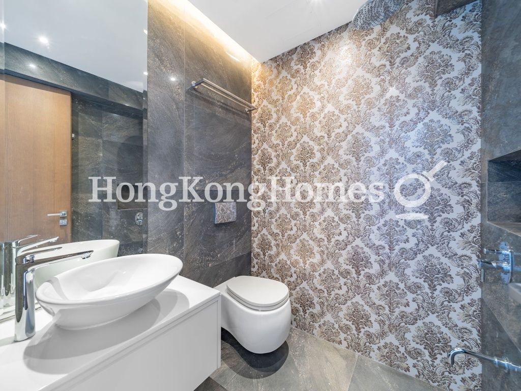 Second Ensuite Bedroom — The Beachfront, Repulse Bay
