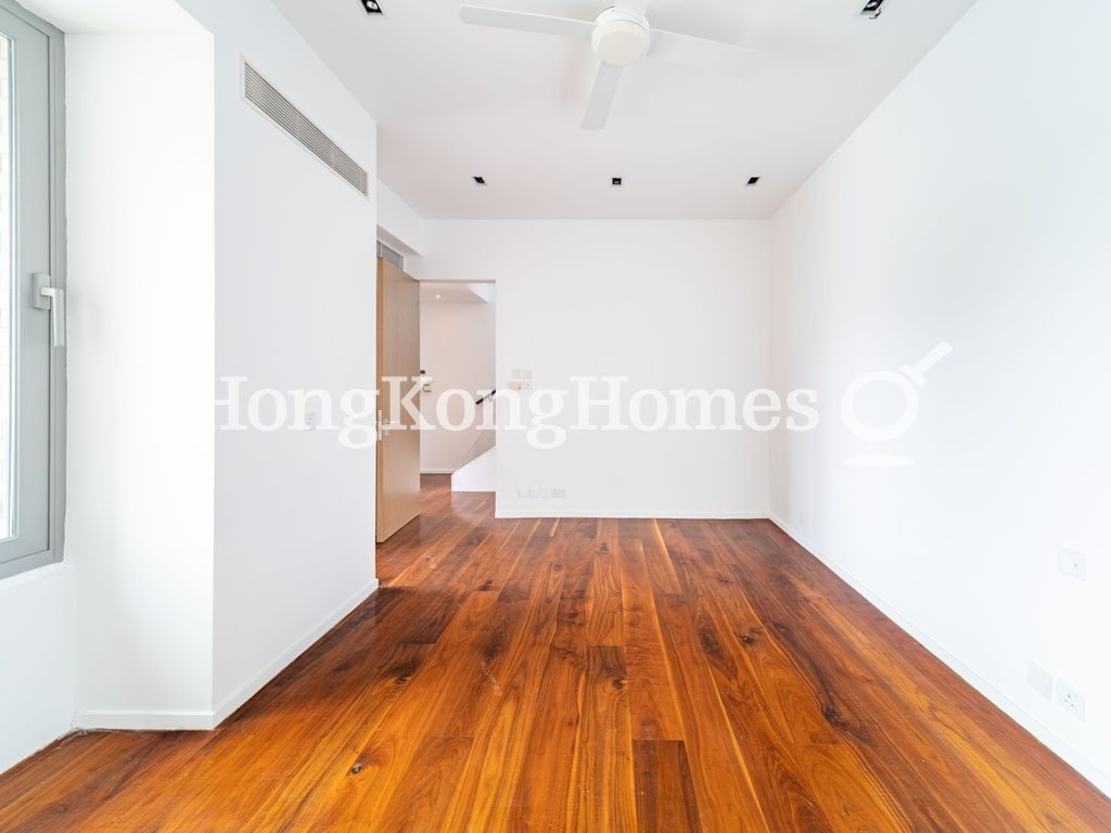 Third Ensuite Bedroom — The Beachfront, Repulse Bay