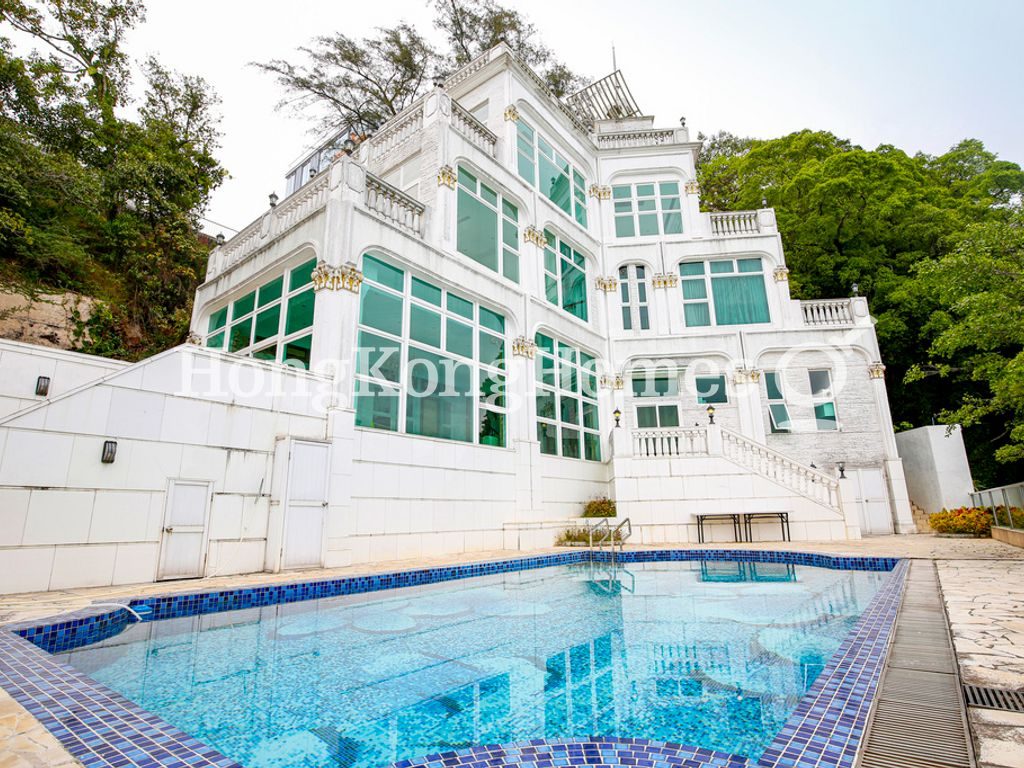 Private Swimming Pool — Cheuk Nang Lookout, The Peak