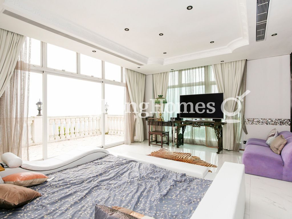 Master Bedroom — Cheuk Nang Lookout, The Peak