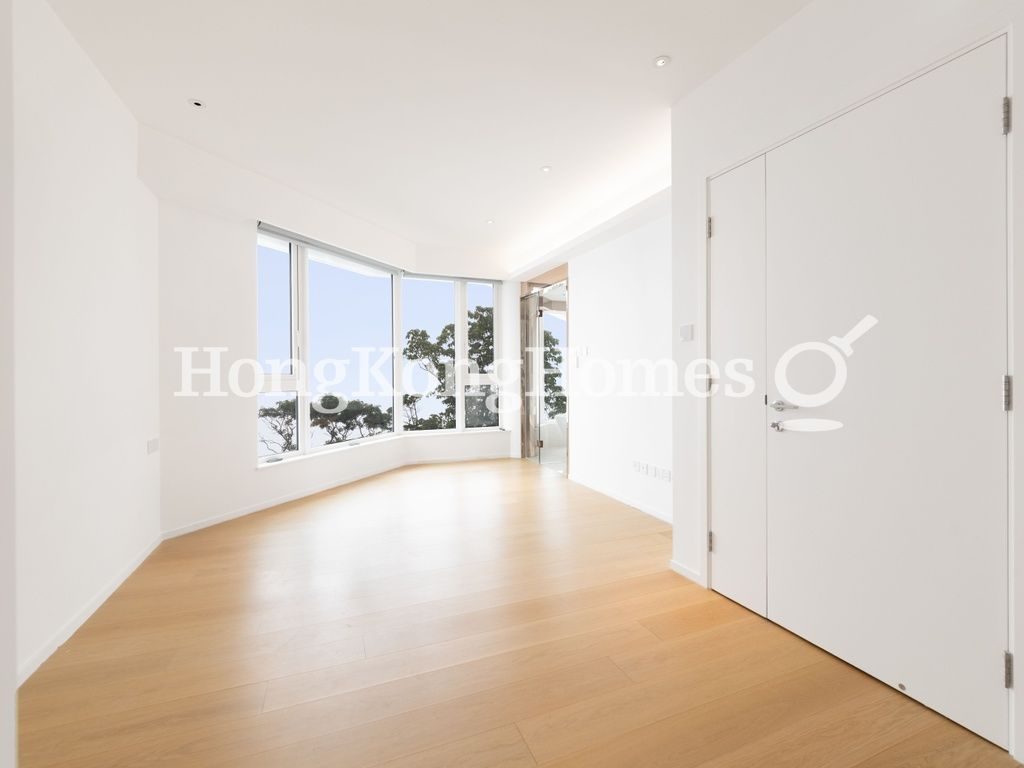 Master Bedroom — La Hacienda - Lower Townhouse, The Peak