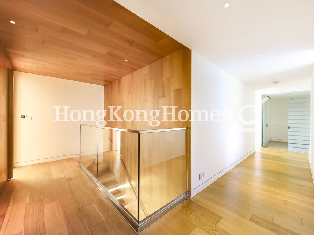 Second Floor Landing — The Repulse Bay - de Ricou, Repulse Bay
