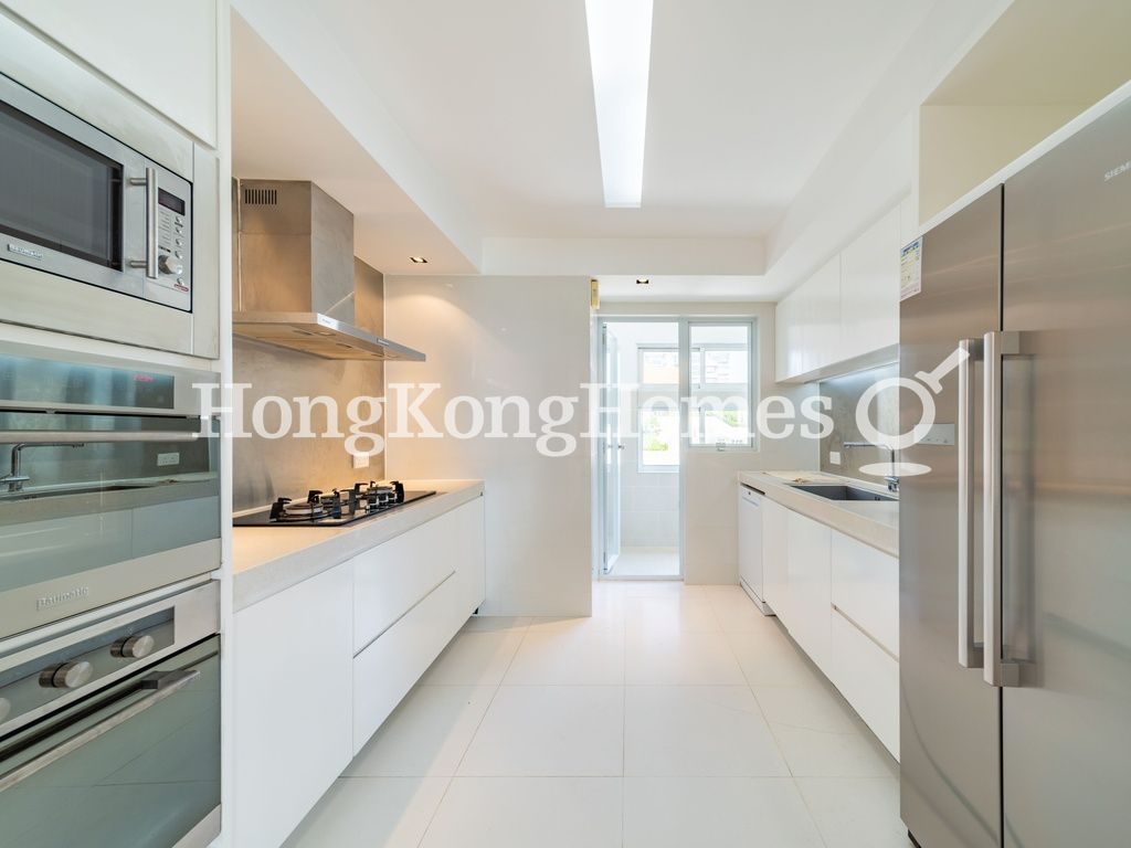 Kitchen — Strawberry Hill, The Peak