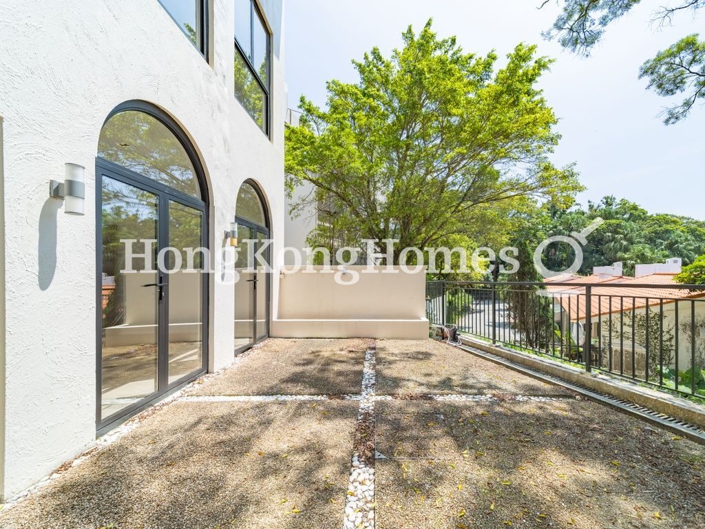 Private Garden off Living Room — Strawberry Hill, The Peak