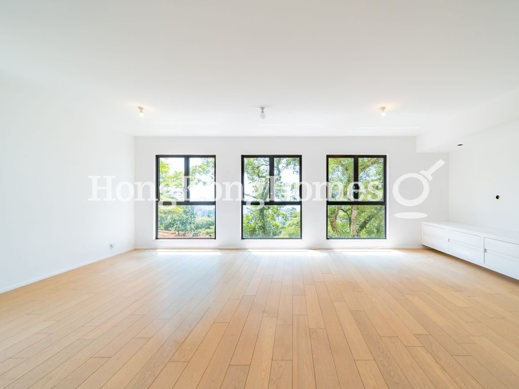 Dining Room — Strawberry Hill, The Peak