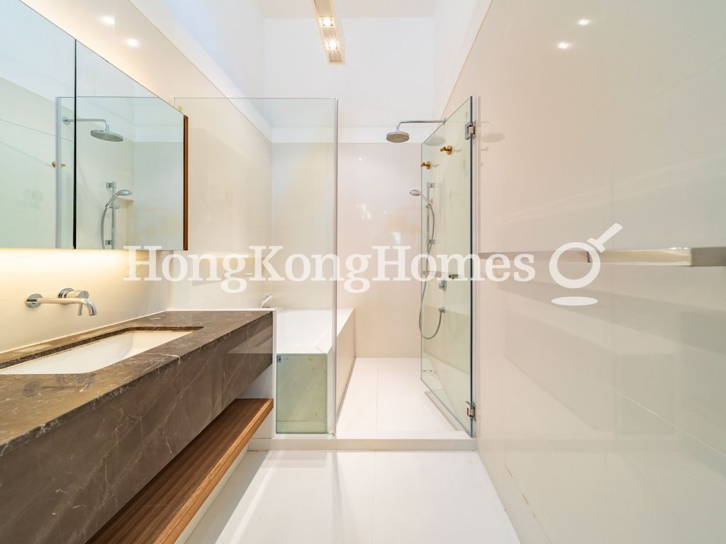 Master Bathroom — Strawberry Hill, The Peak
