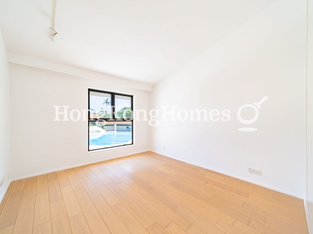 Third Bedroom — Strawberry Hill, The Peak