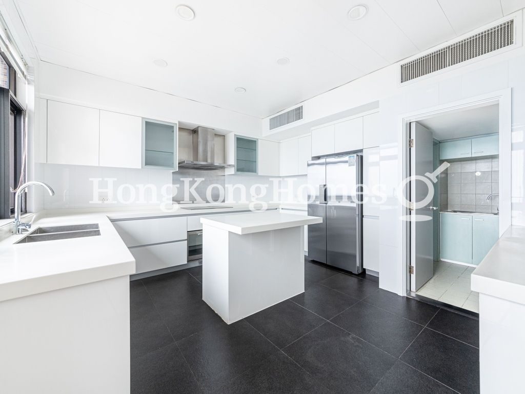 Kitchen — Ondina Heights, The Peak