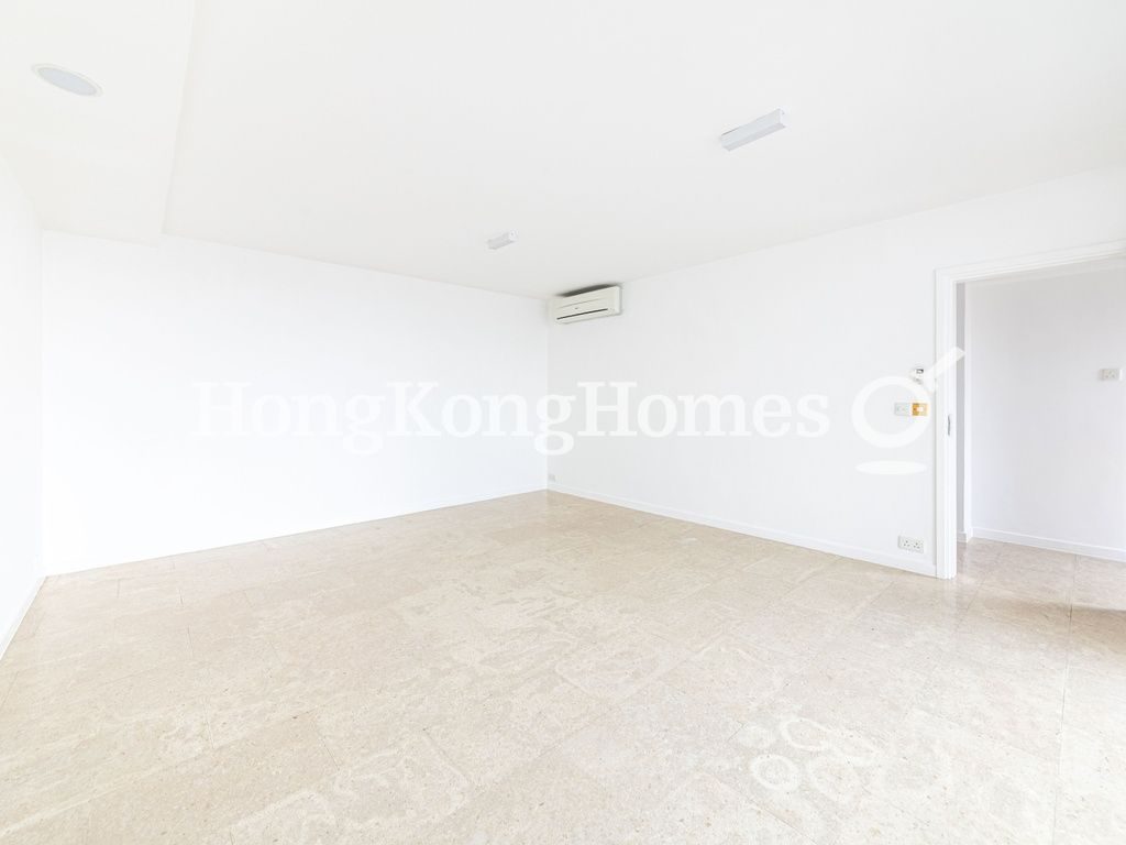 Dining Room — Ondina Heights, The Peak