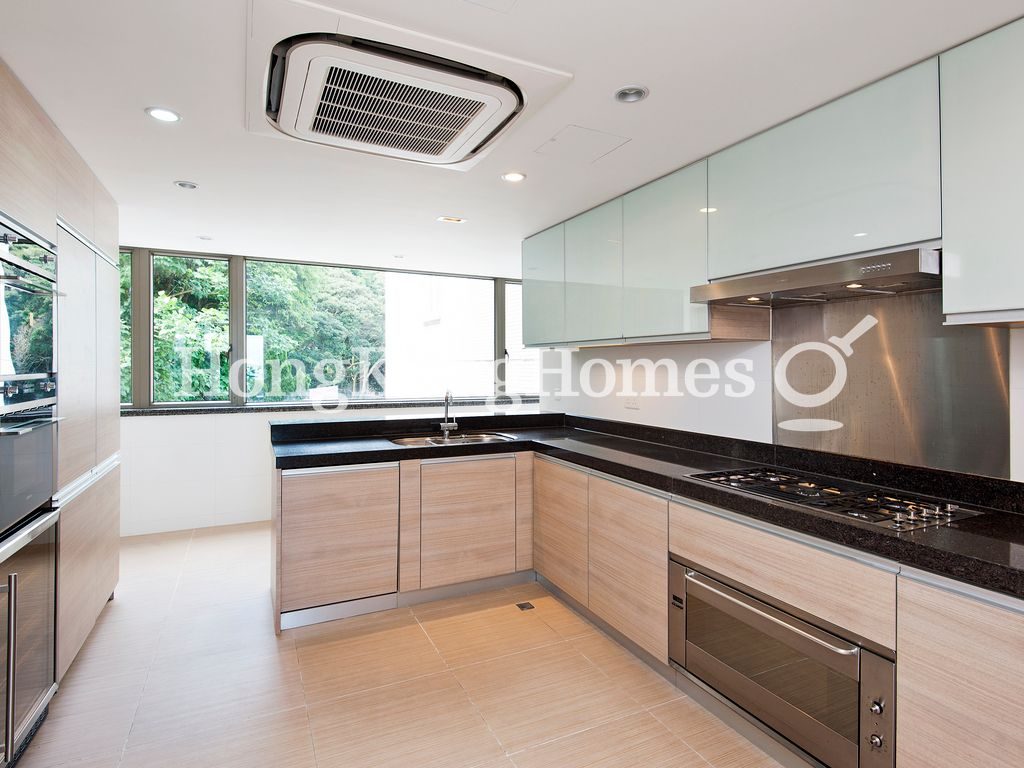 Kitchen — Mount Austin Estate, The Peak