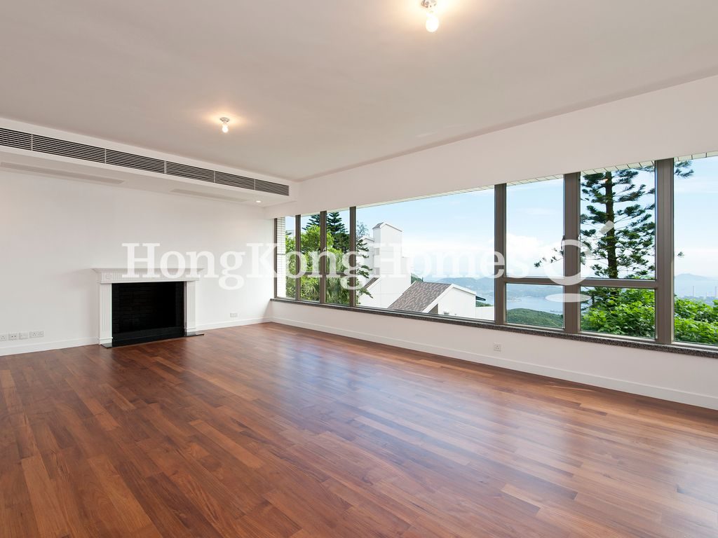 Living Room — Mount Austin Estate, The Peak