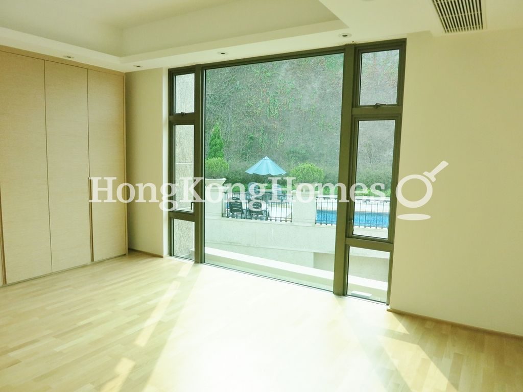 Third Ensuite Bedroom — Mount Kellett Road, 74, The Peak