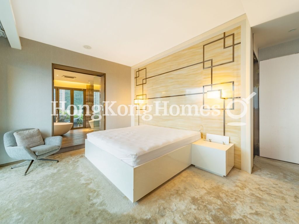 Master Bedroom — Regal Crest, Mid-levels West