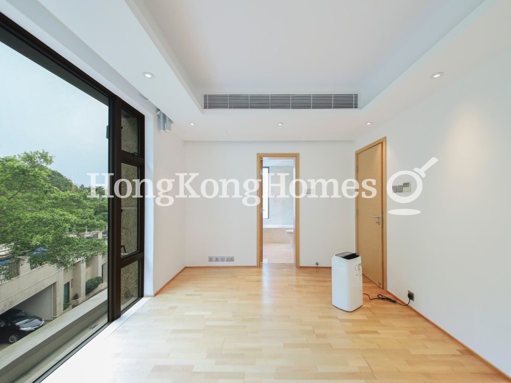 Fifth Ensuite Bedroom — Mount Kellett Road, 74, The Peak